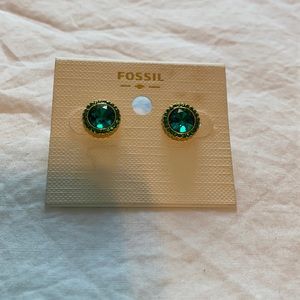 Fossil earrings never worn